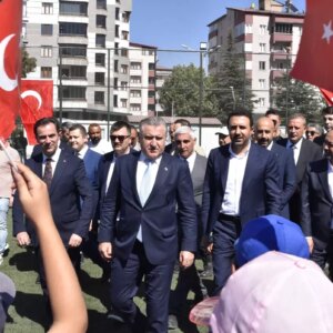 bakan bak bitliste yeni spor yatirimlarini duyurdu TaZ5n8jb