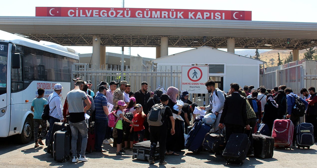 bakan yerlikaya duyurdu ulkesine donen suriyeli sayisi belli oldu VuIyAK3x