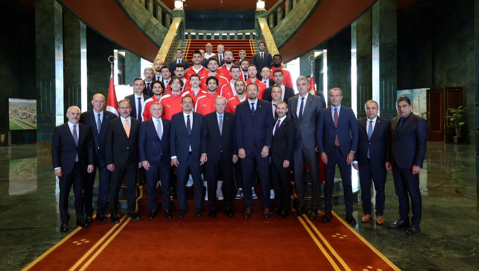 cumhurbaskani erdogan 12 dev adami kabul etti fevkalade bir ivme yakaladik iQ5QWijk