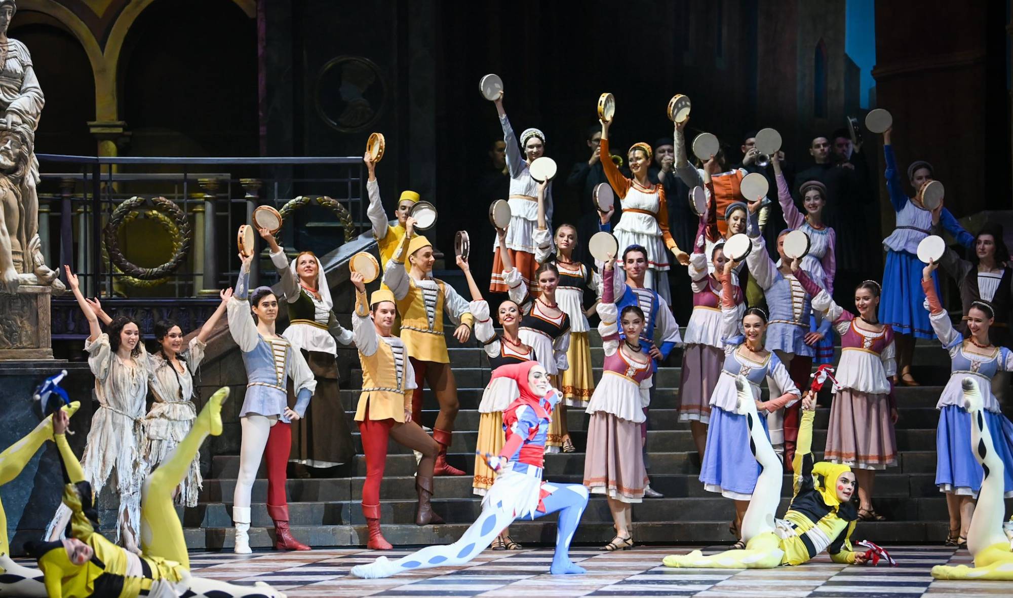 dunyaca unlu bolsoy bale ve orkestrasi istanbulda romeo ve julieti sahneledi 91S8qkl7