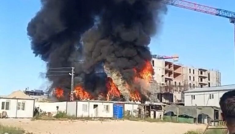 iscilerin yasadigi konteyner alev alev yandi T1qp2DT3