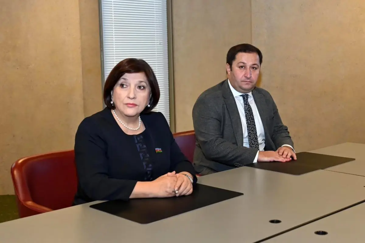 gafarova ve simonyan cenevrede bir araya geldi CacHEw5x.jpg