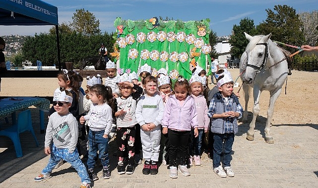 minikler hayvanlari koruma gununde atlarla bulustu mMHrcp1g