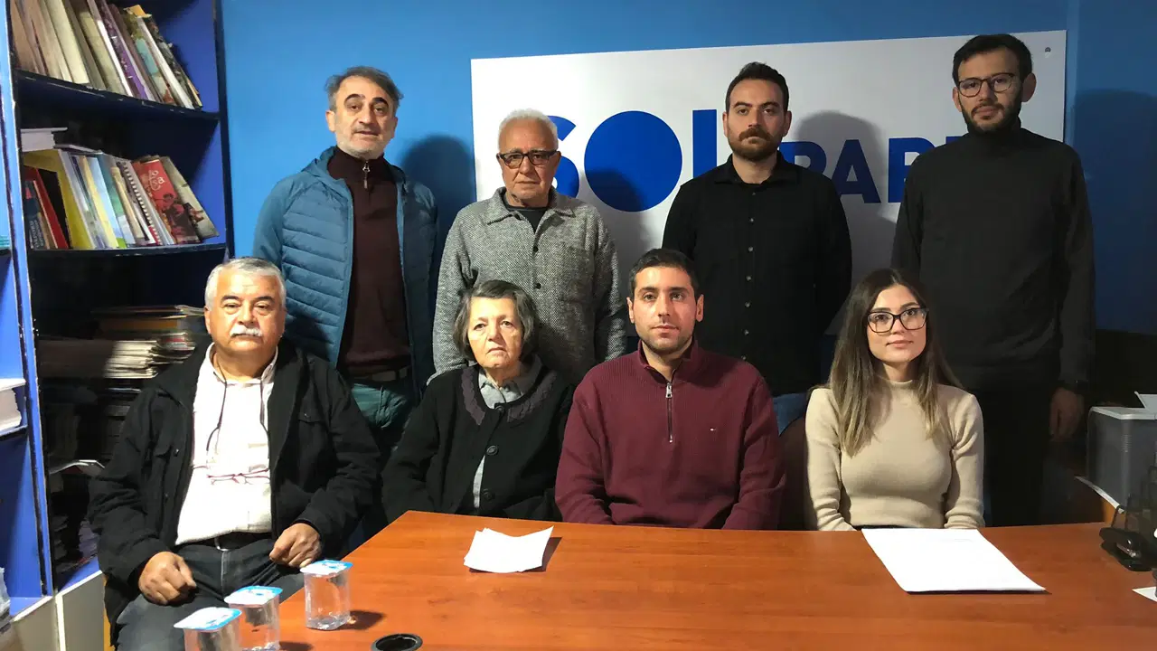 sol parti eskisehirden cagri beylikovayi emperyalistlere teslim etmeyecegiz T7pbEl9i.jpg