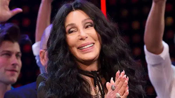 cher yaslanmaktan nefret ediyorum DWjRI4Pi.jpg