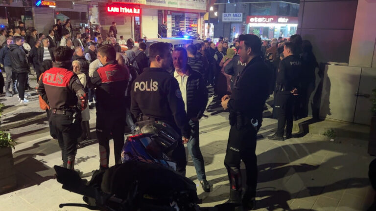 avcilarda-motosiklet-kazasi-bariyerlere-carpan-surucu-hayatini-kaybetti-YXnbREmj