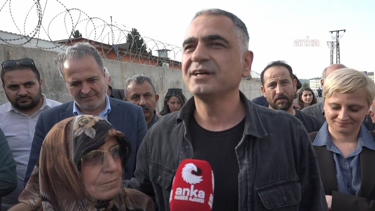 mehmet-turkmenden-tahliye-sonrasi-ilk-aciklama-iscilerin-mucadelesiyle-bu-duzen-degisecek-HPMdK4Sj
